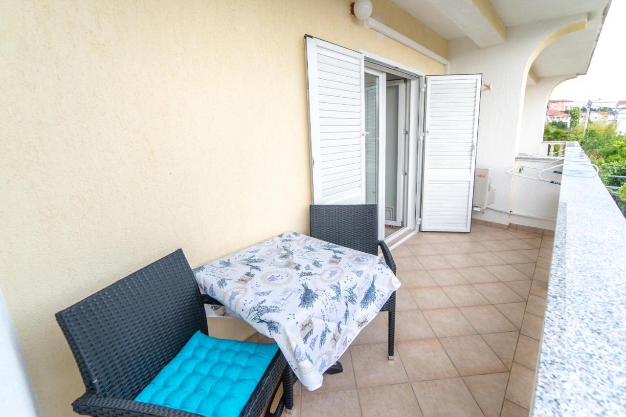 Apartments And Rooms By The Sea Palit, Rab - 5010 Ngoại thất bức ảnh