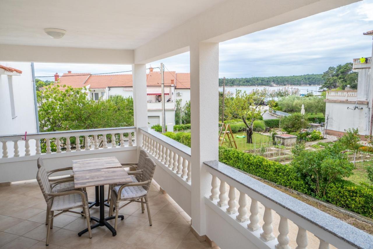 Apartments And Rooms By The Sea Palit, Rab - 5010 Ngoại thất bức ảnh