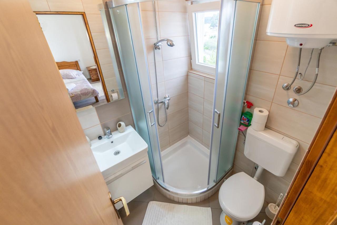 Apartments And Rooms By The Sea Palit, Rab - 5010 Ngoại thất bức ảnh