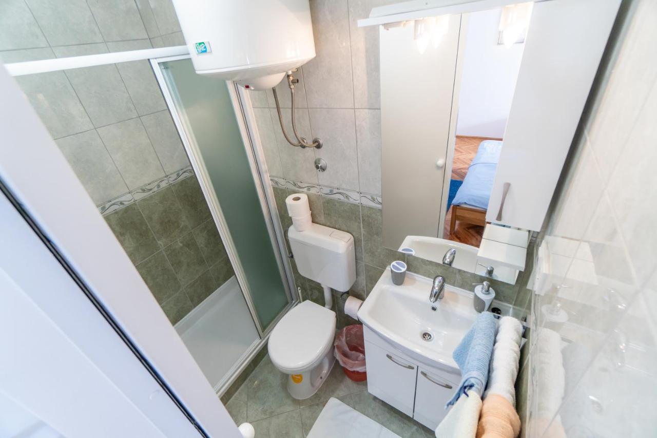 Apartments And Rooms By The Sea Palit, Rab - 5010 Ngoại thất bức ảnh