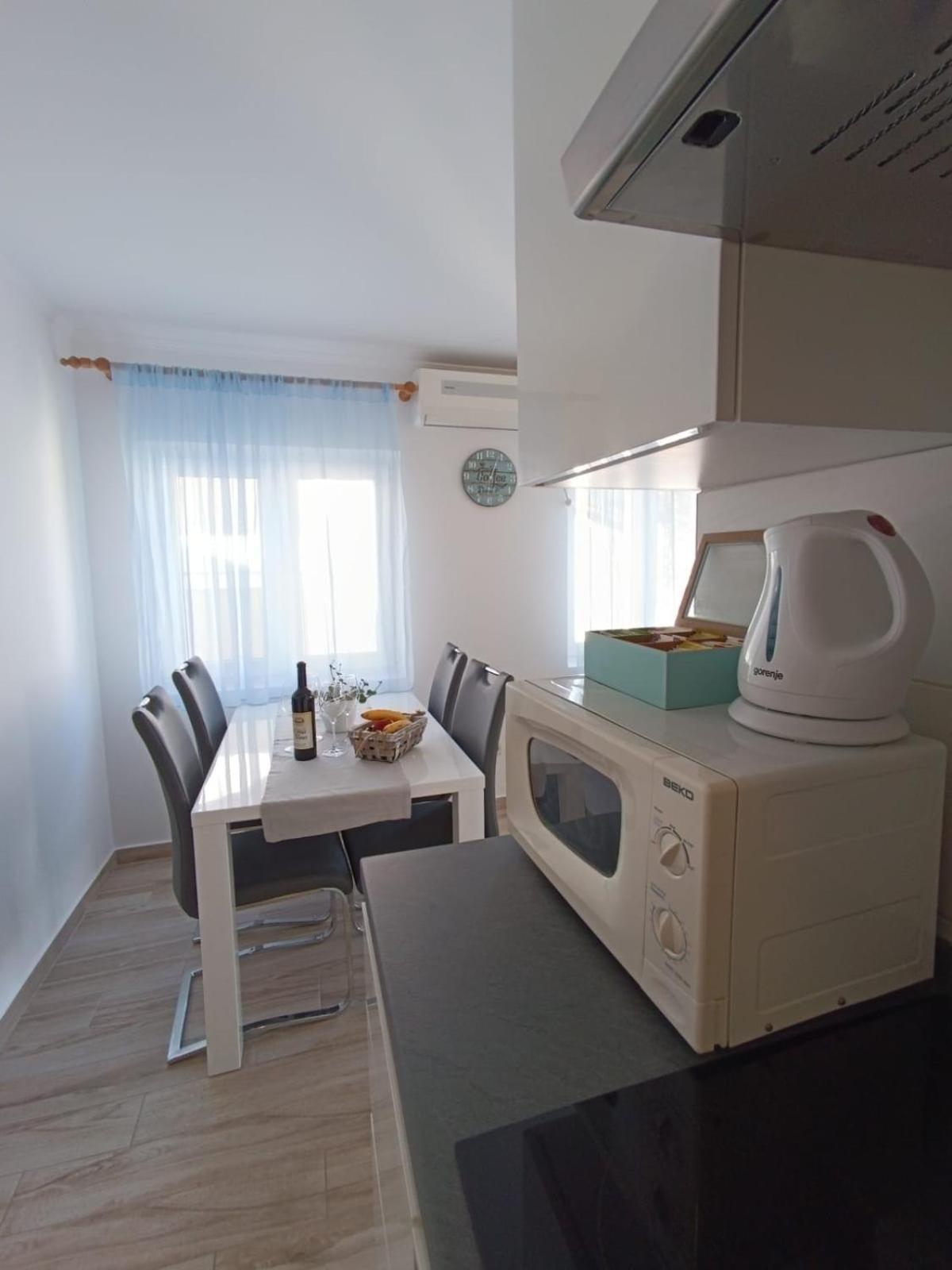 Apartments And Rooms By The Sea Palit, Rab - 5010 Phòng bức ảnh