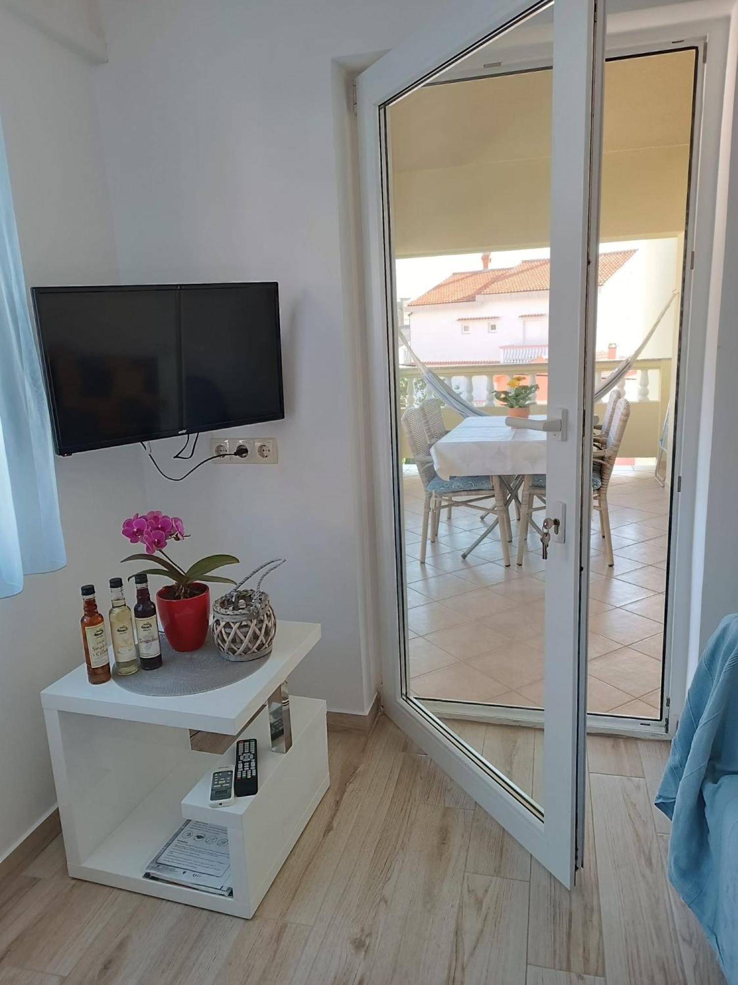 Apartments And Rooms By The Sea Palit, Rab - 5010 Phòng bức ảnh